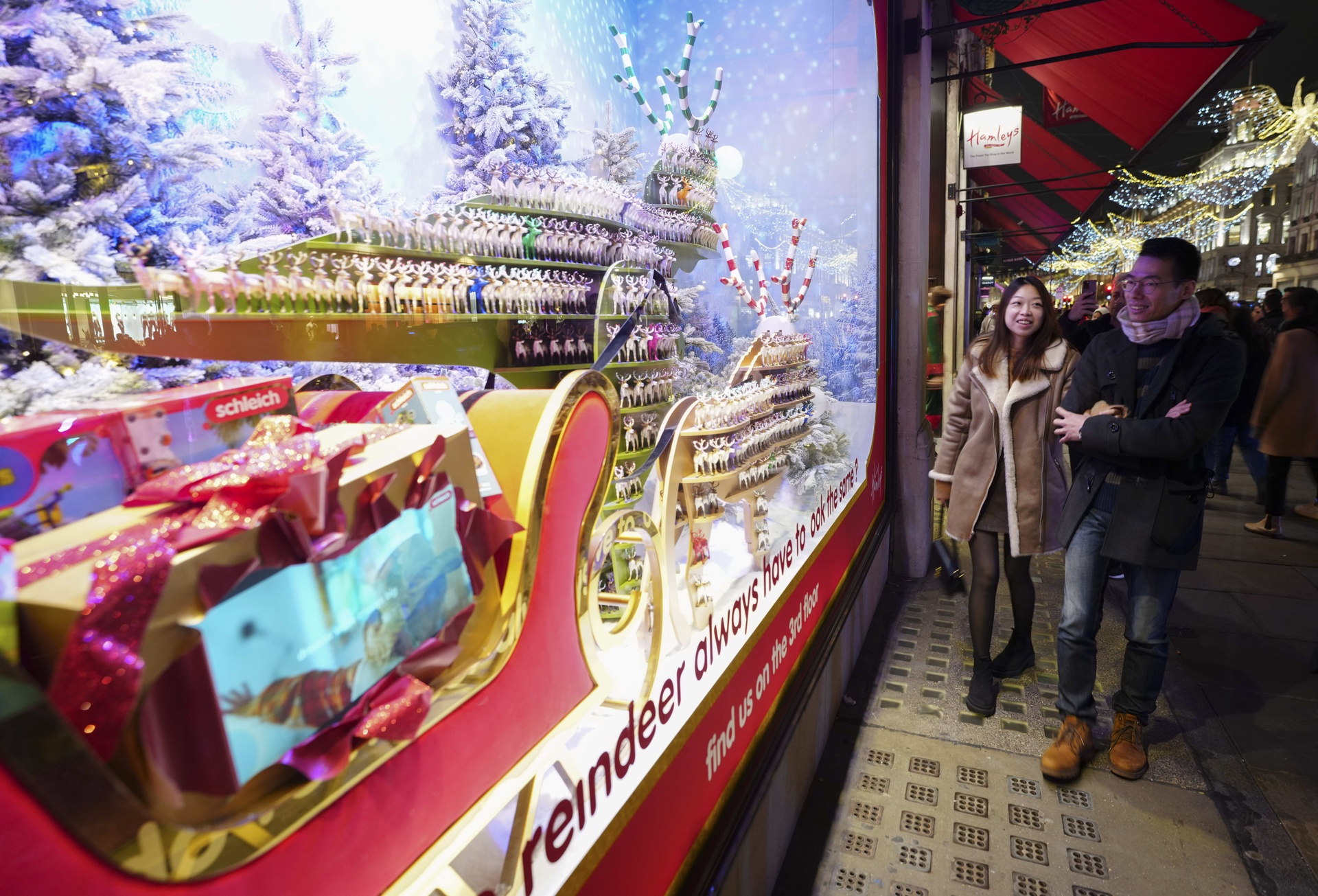 PinPep LondonChristmasWindows 026